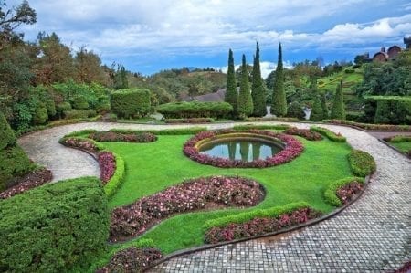 How to Find A Reliable Landscaping Gardener Nearby?